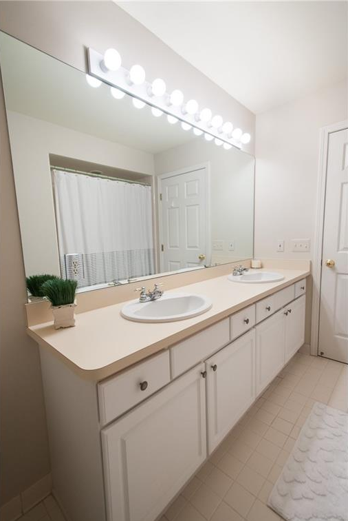 47320 Autumn Park Crt, Novi, MI 48374